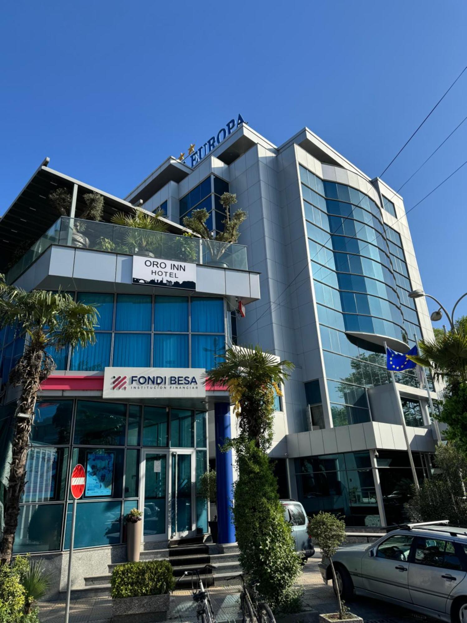 Oro Inn Hotel Shkodër エクステリア 写真